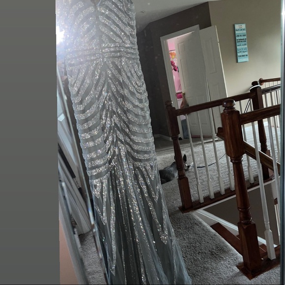 SILVER PROM DRESS - Picture 6 of 8